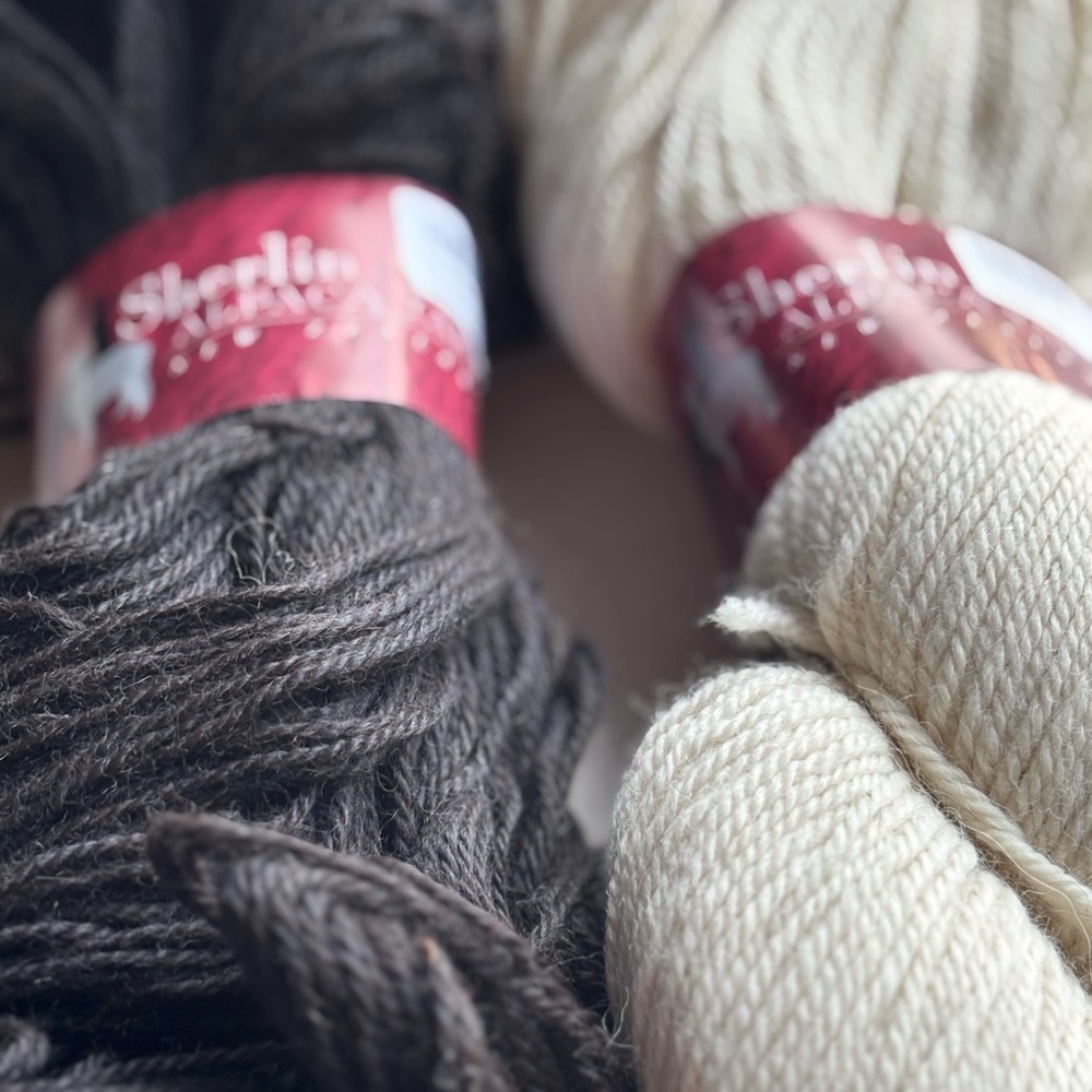 Sherlin Alpaca New Zeland Yarn Bundle 2 Hanks in Cream and Black